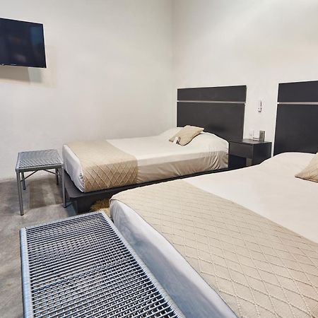 Aura Hotel B&B 特拉克帕克 外观 照片