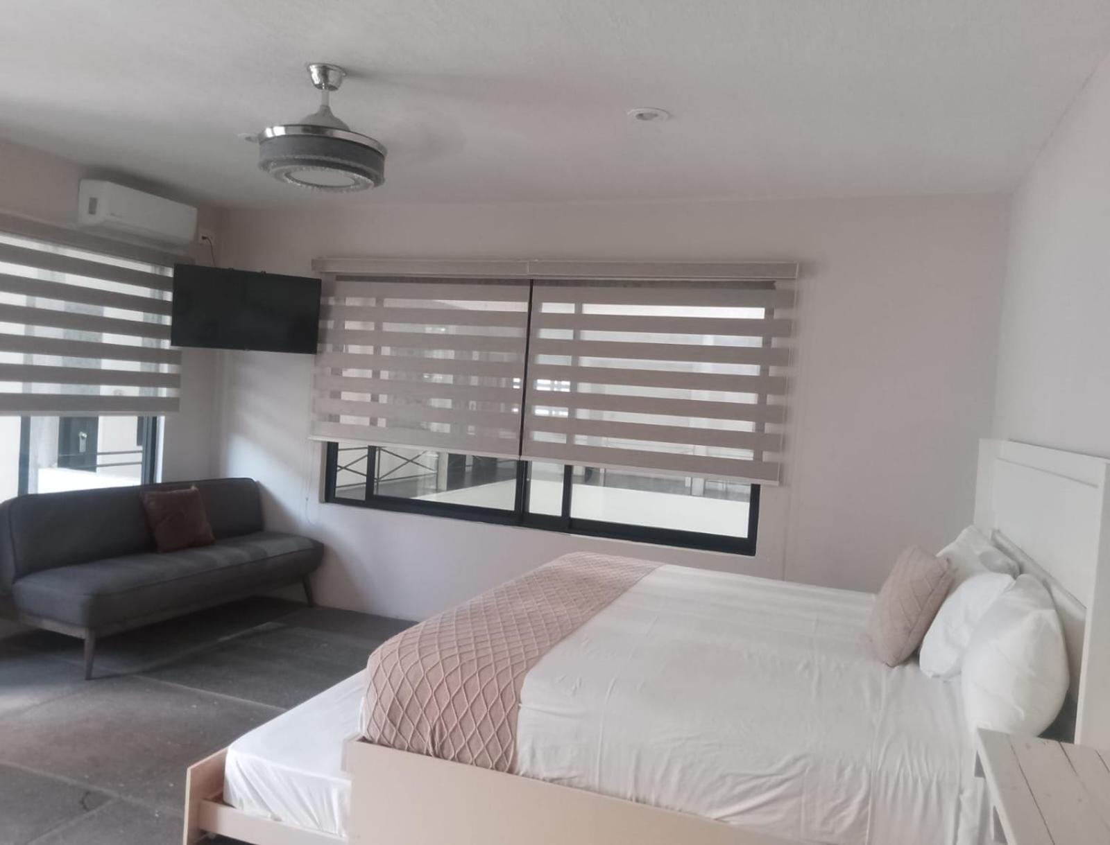Aura Hotel B&B 特拉克帕克 外观 照片