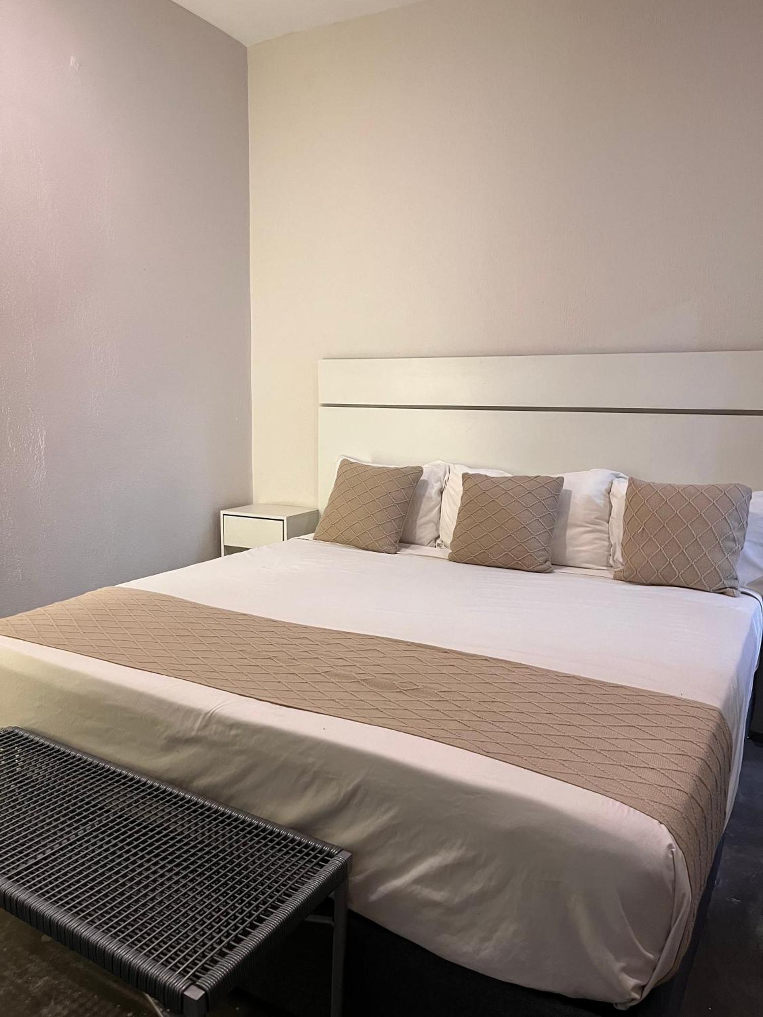 Aura Hotel B&B 特拉克帕克 外观 照片