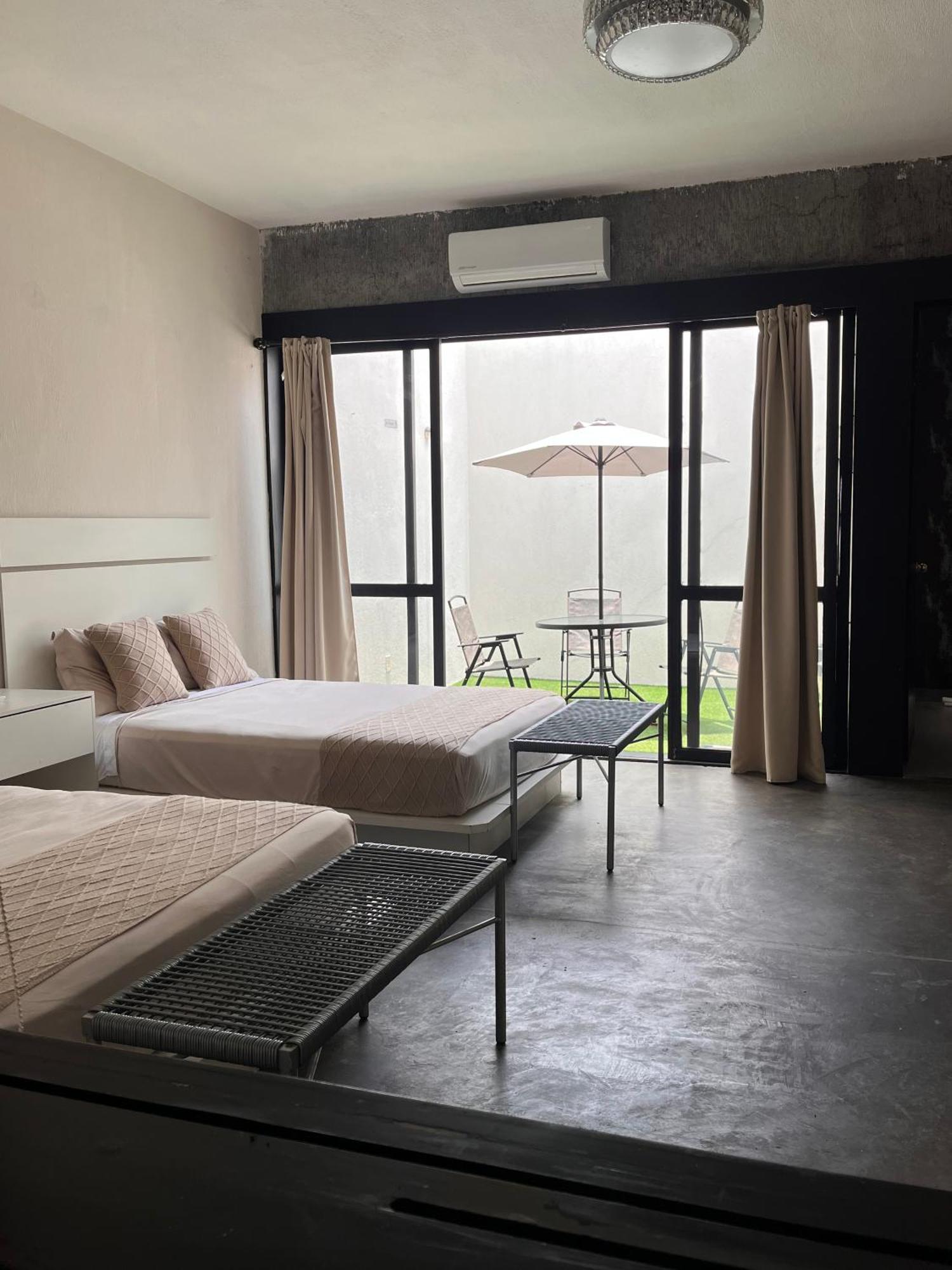 Aura Hotel B&B 特拉克帕克 外观 照片