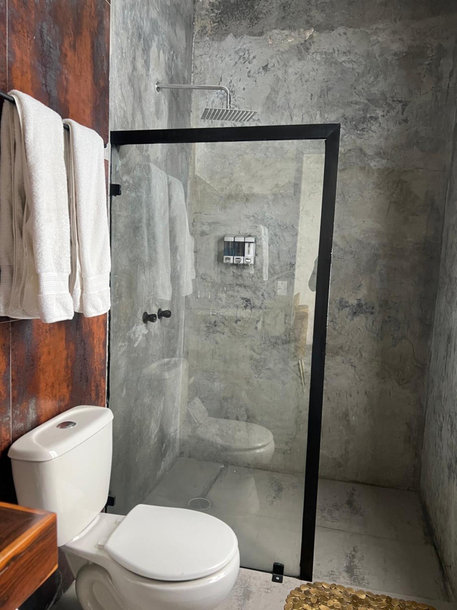 Aura Hotel B&B 特拉克帕克 外观 照片