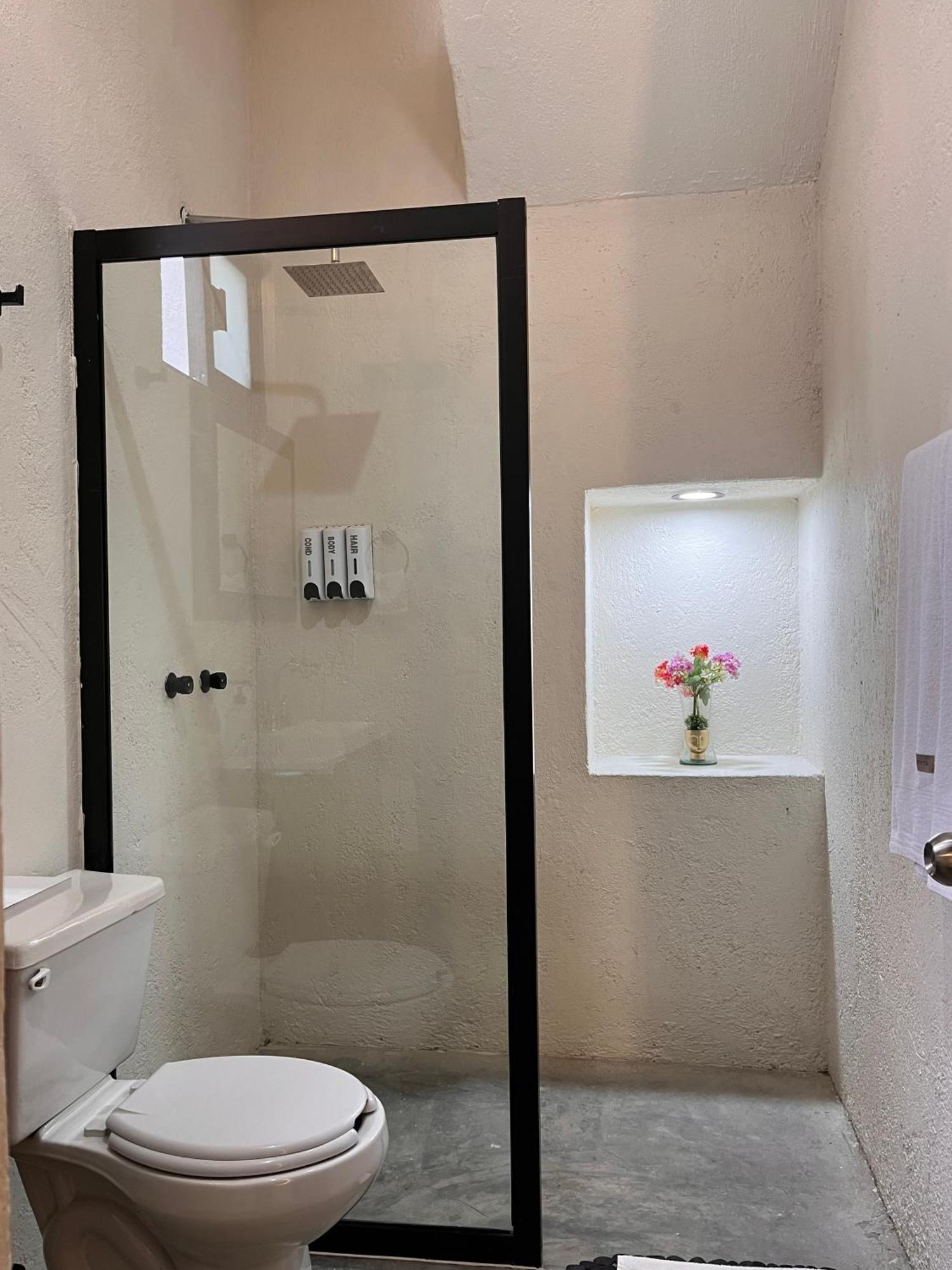 Aura Hotel B&B 特拉克帕克 外观 照片